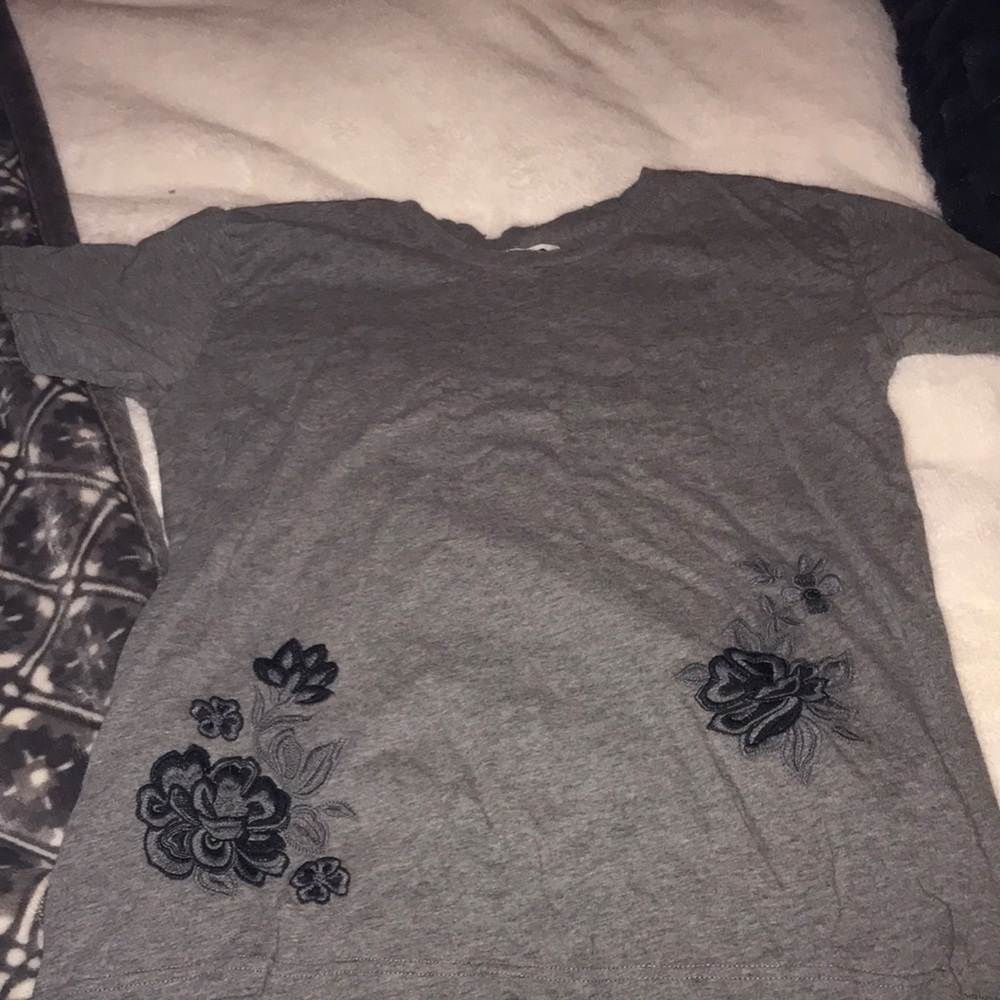 Grey embroidered T-shirt form hollister